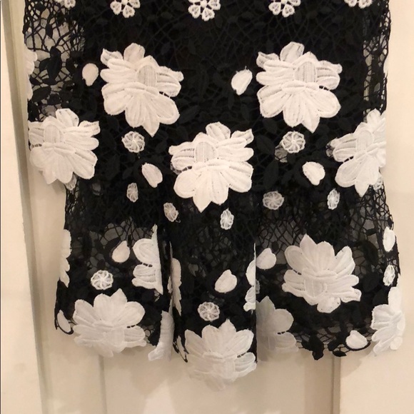 Floral appliqué sheath dress with ruffle hem - Picture 3 of 5